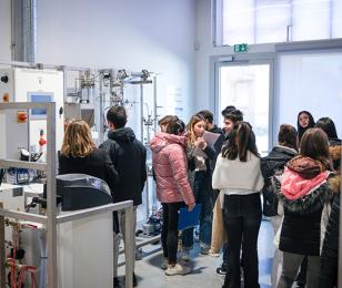 collégiens à l'eco-campus Provence